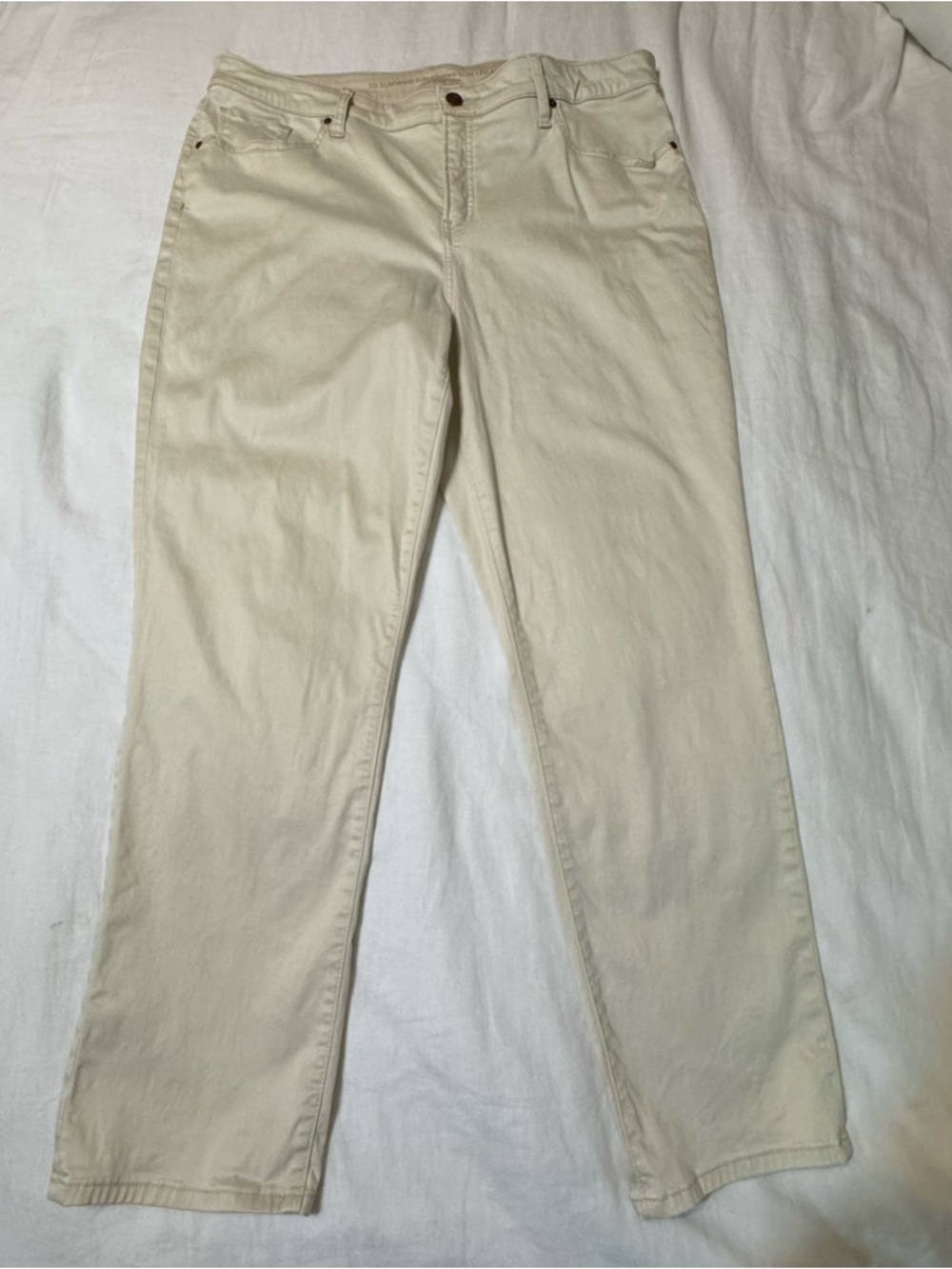 Chico's Cropped Straight-Leg Pants in Cream